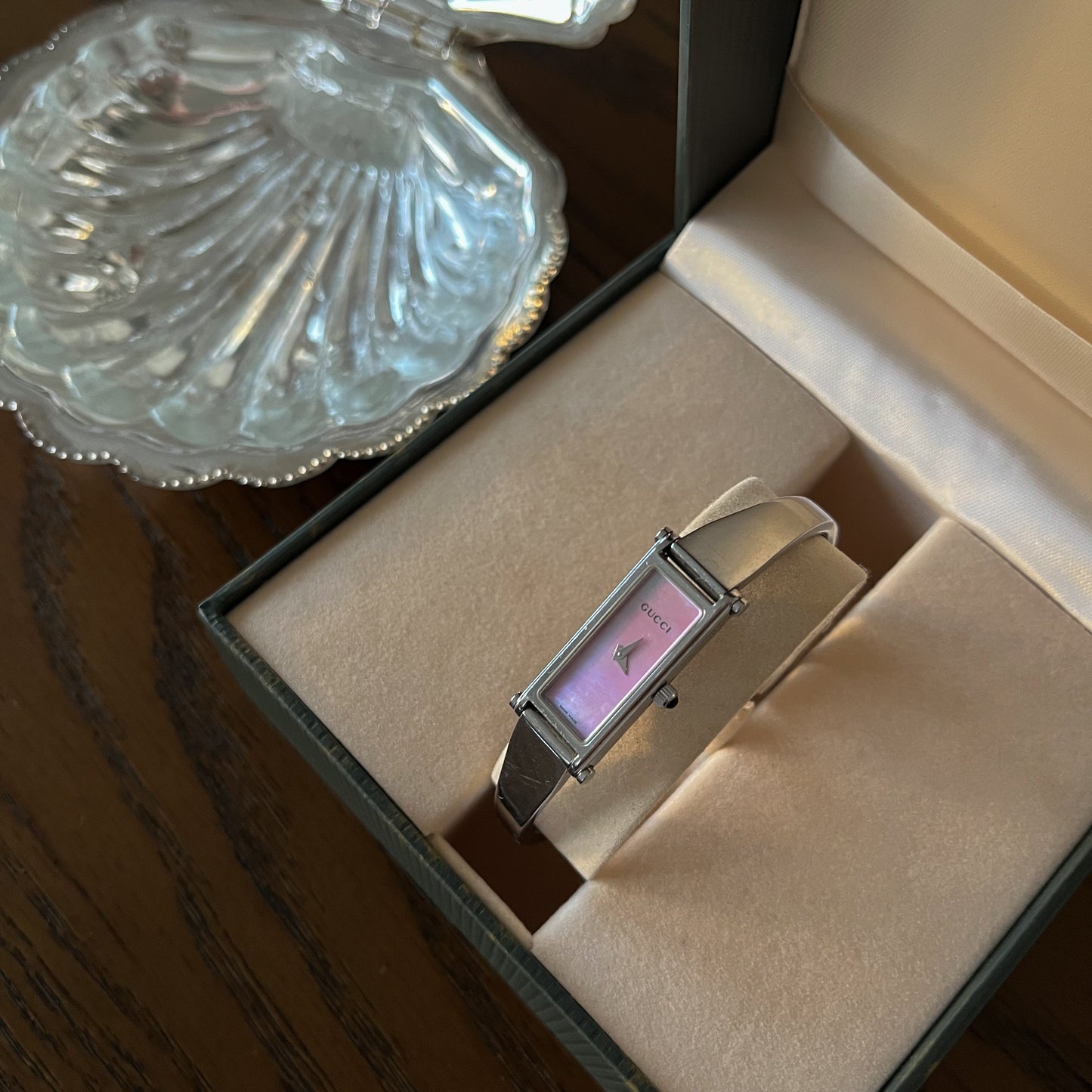 Gucci 1500 L Bangle Watch Silver Mother of Pearl Dial